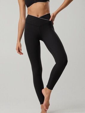 OFFLINE By Aerie Real Me XTRA
Ribbed Picot Trim Crossover Legging XS nwt